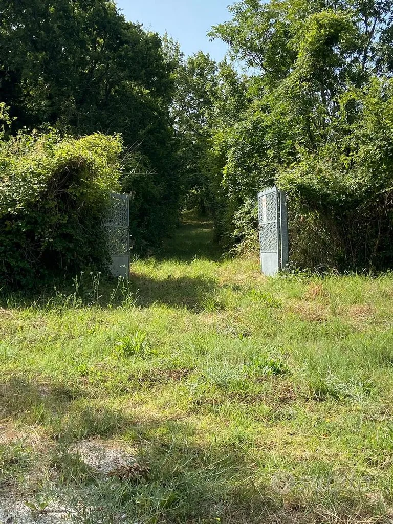 Giardino - 40 Hectare Land with Buildable Plot in Urbino