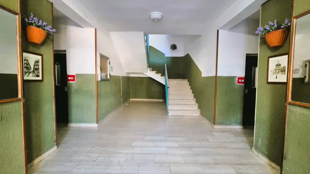 hallway_entrance