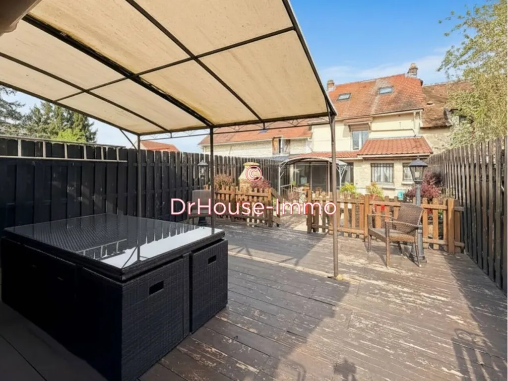 Terrasse - Maison Briarde avec Dépendance et Double Garage à La Chapelle-Saint-Sulpice