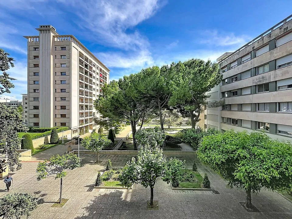 Aed - Luxury Apartment with South-Facing Terrace in Aix-en-Provence