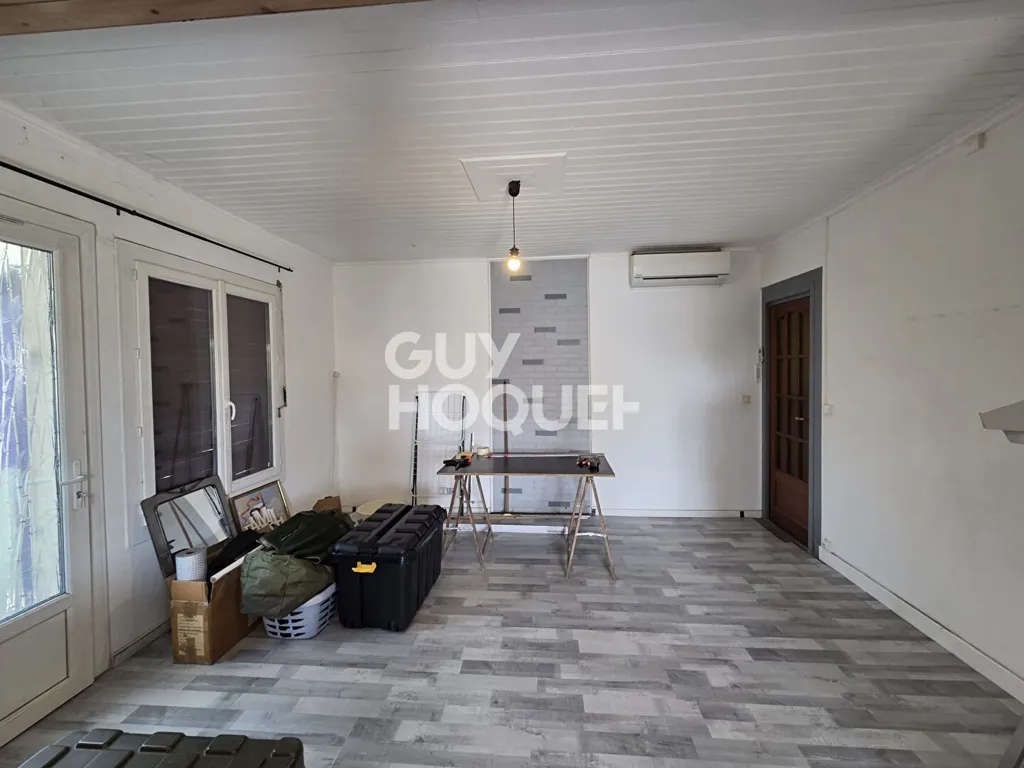 Functional House with Dependent Spaces in Rion-des-Landes