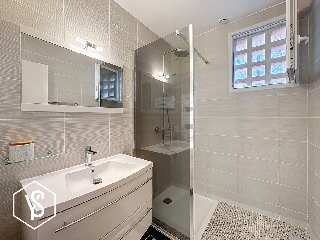 Salles de bain - Villa d'Architecte avec Piscine à Escalquens