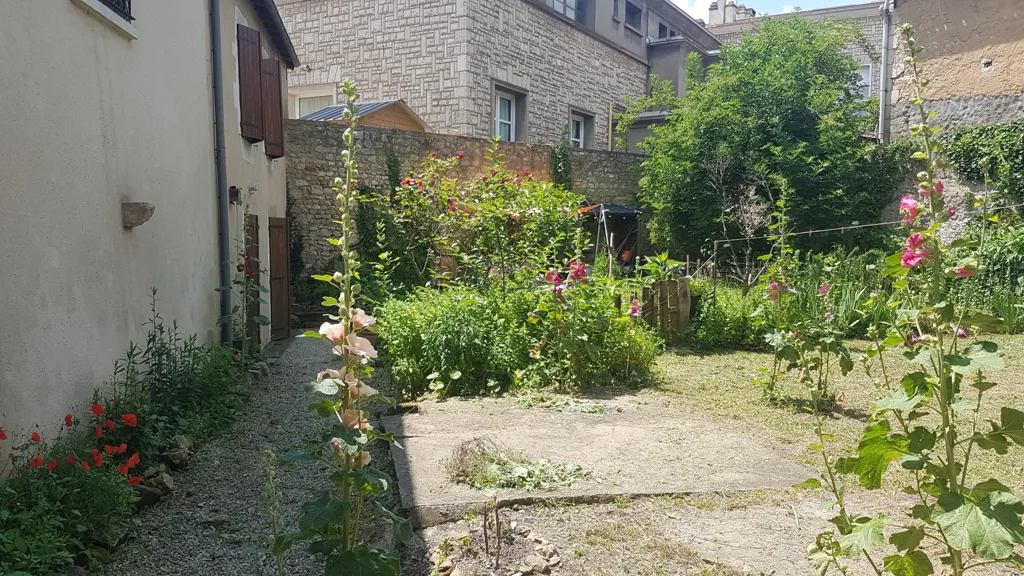 Aed - Double Immeuble with 12 Apartments in Poitiers Centre