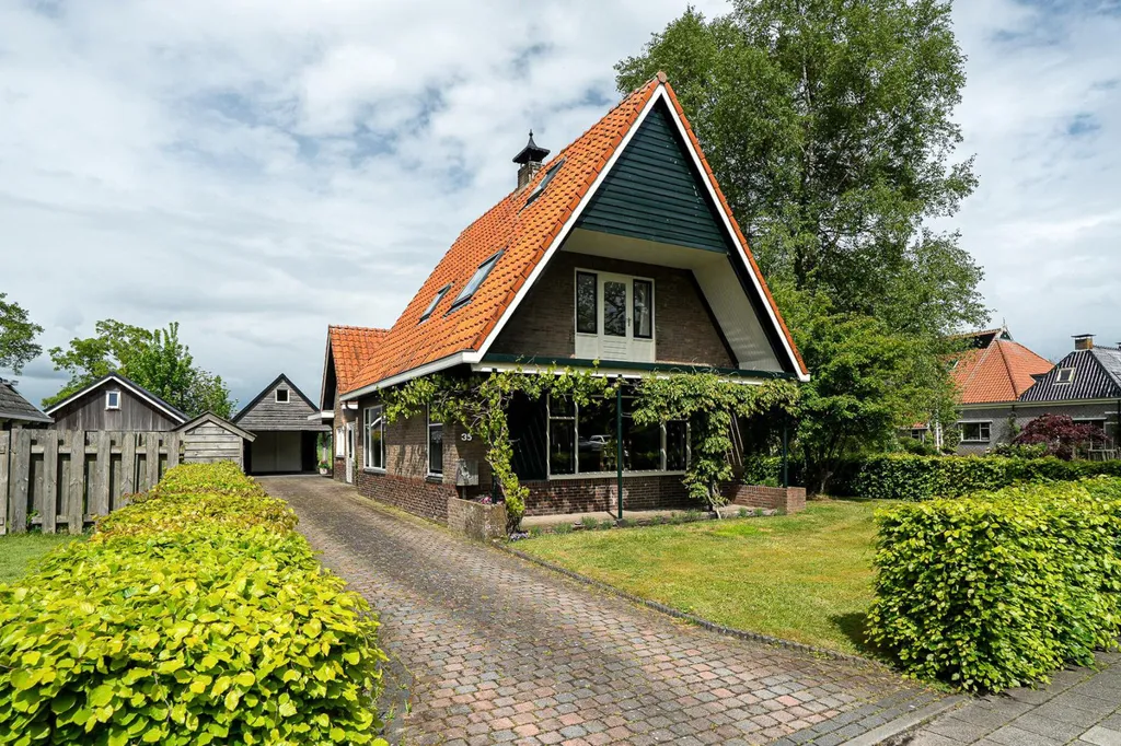 Välivaade - 1930s House with Garden in Terwispel