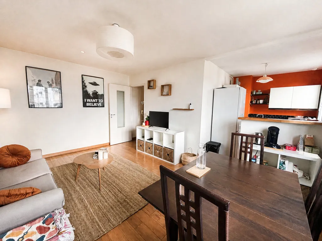 Elutuba - 3-Bed Flat with Lift in Châtillon