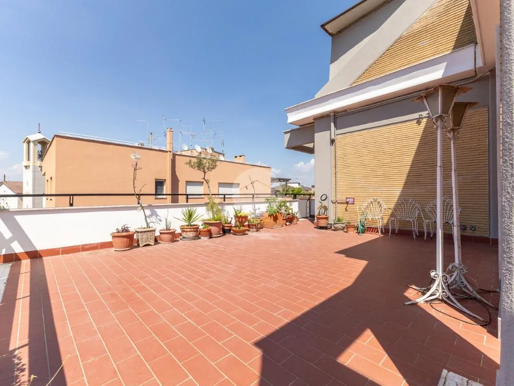 Terrace - Penthouse with Park Views in Ardeatino