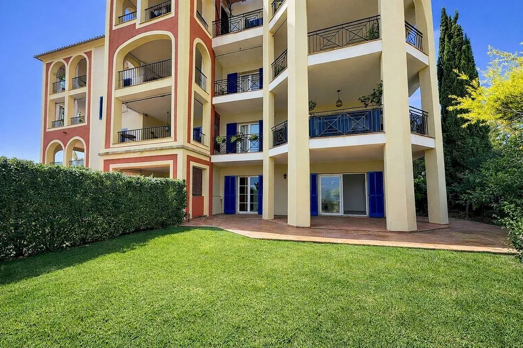 Jardin - Modernised Ground Floor Flat with Pool in Bendinat