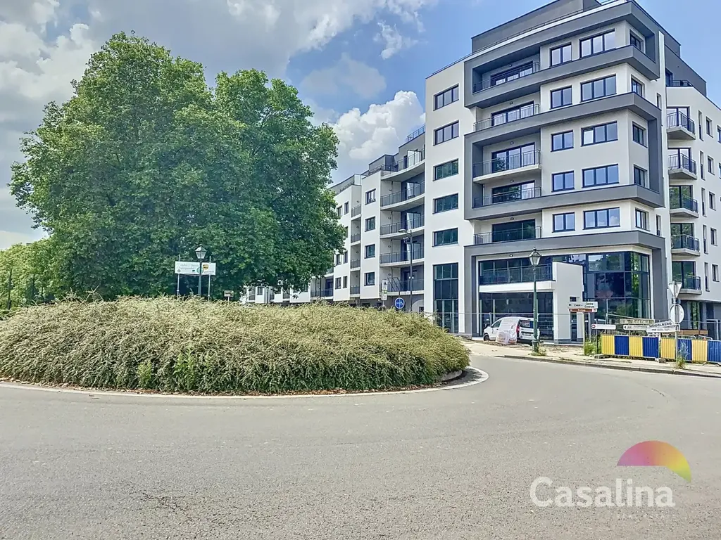 Esterno - Corner Retail Unit in Evere