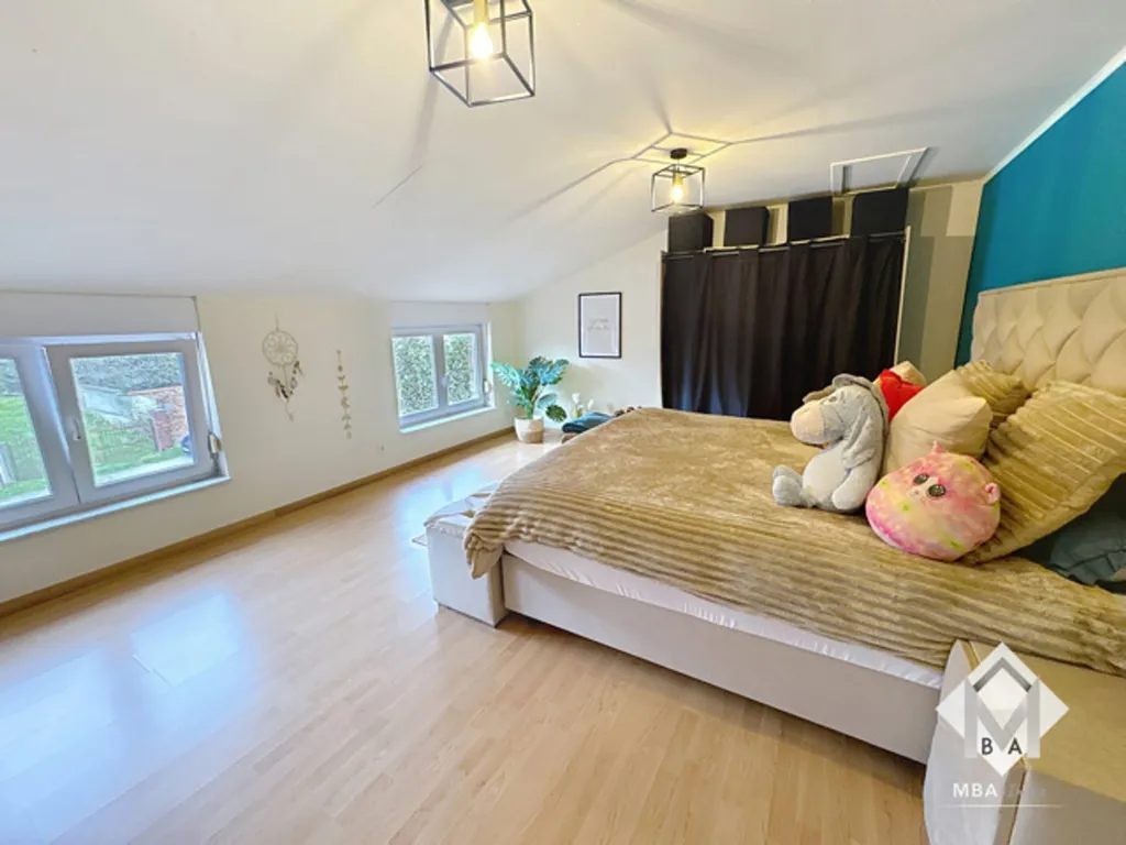 Chambres - Villa avec Panneaux Solaires et Jardin à Awans Othée