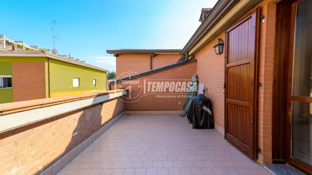 Terrass - Panoramic Apartment with Garage in Vignola