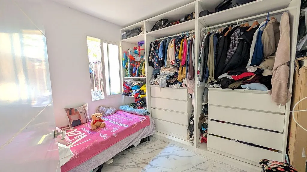 Pièces - 3-Bedroom Flat with Terrace in La Unión
