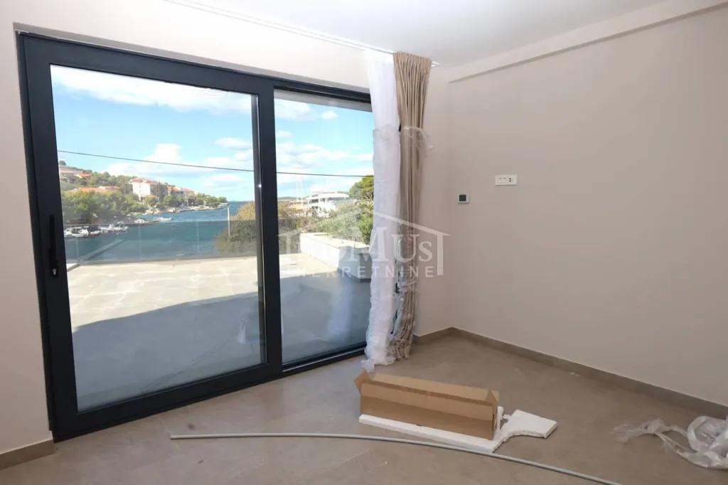 Pièces - Modern Villa with Sea View in Rogoznica