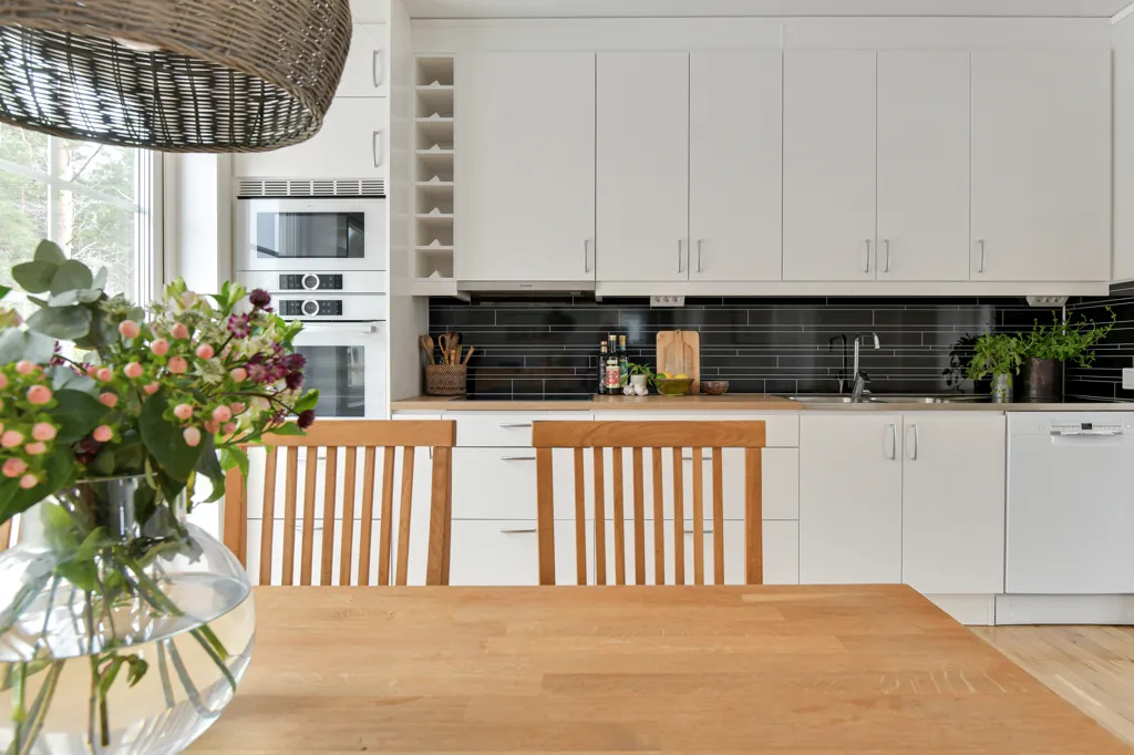 Söögituba - Newly Built Villa with Garden in Väskinde