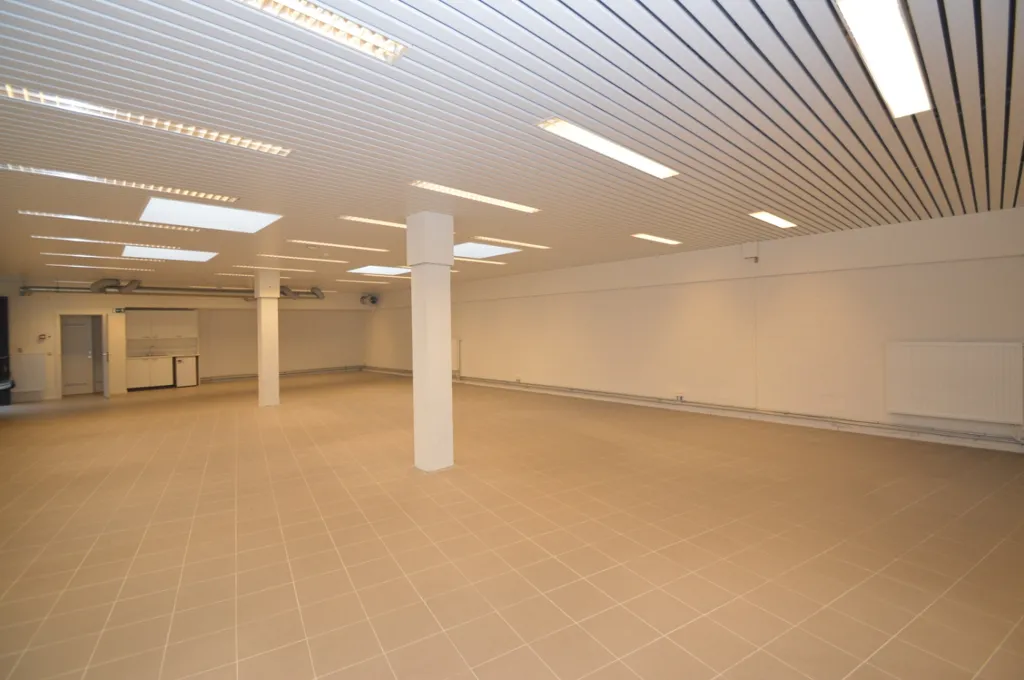 Stanze - Commercial Space with Modern Features in Zwijndrecht