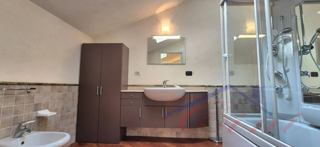 Vannitoad - Modern Apartment with Terraces in Lecco Centre