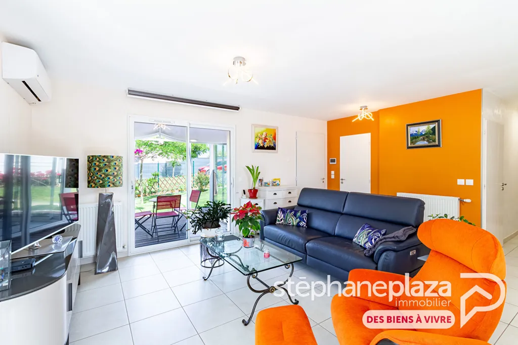 Elutuba - Contemporary Flat-Plan House with Garden in Chalamont