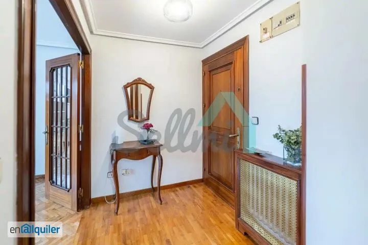 Esik - Furnished Flat with West View in Oviedo
