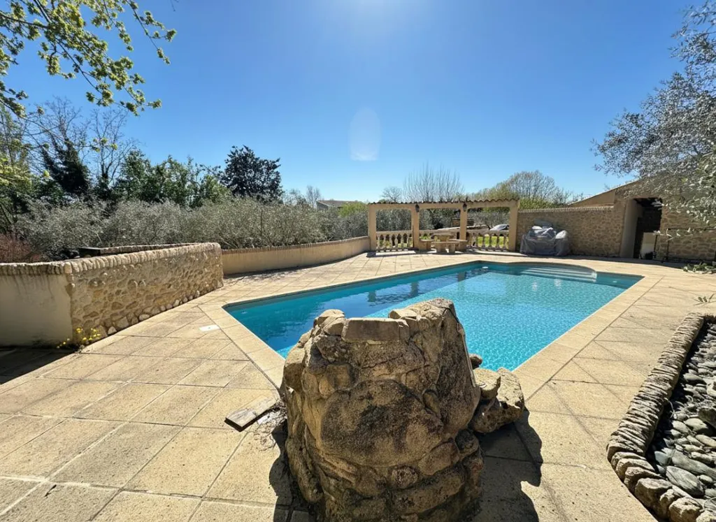 Pool - Provençal Villa with Pool in Lauris