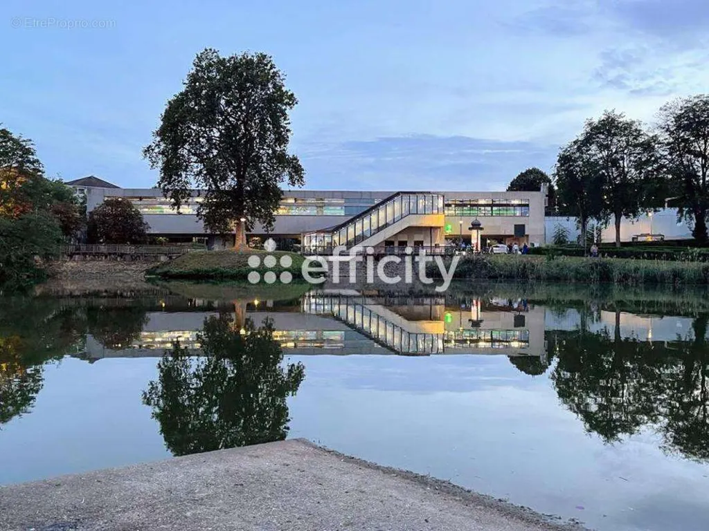 Esterno - Spacious 3-Bed Flat with Terrace in Lognes