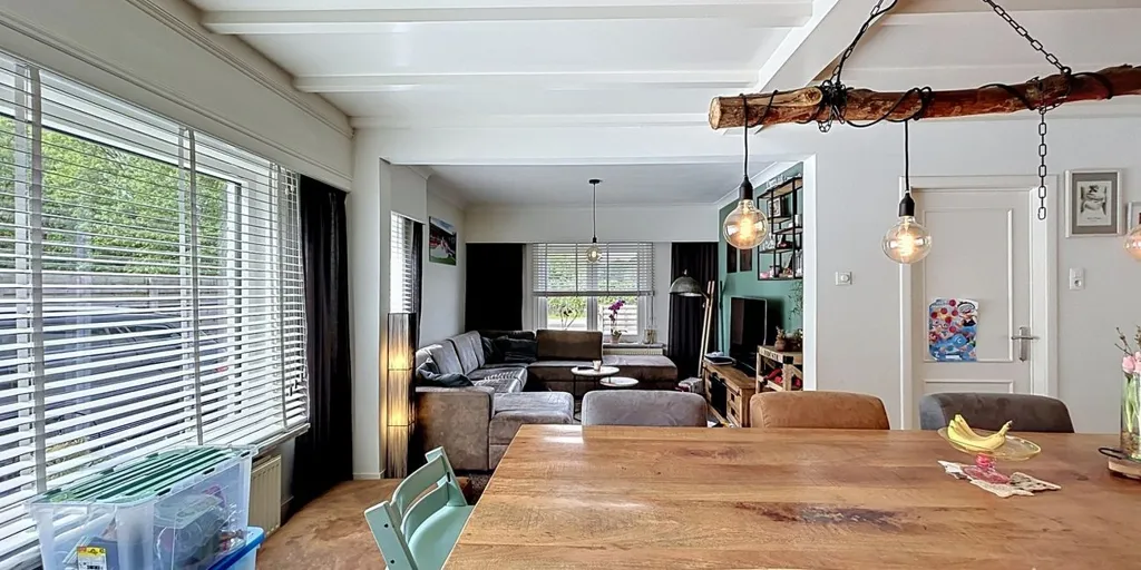 Salle à manger - Maison Familiale avec Piscine Chauffée à Hamont