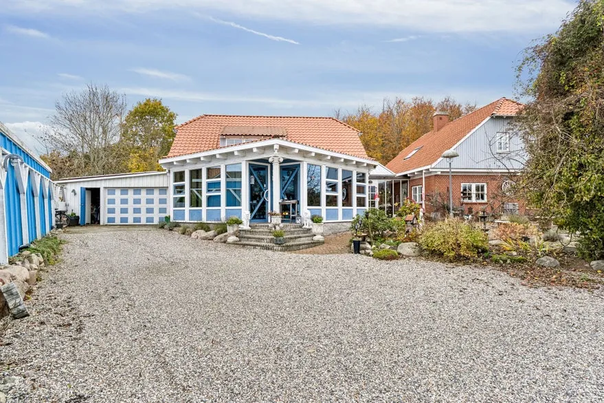Välivaade - Mixed-Use Property with Garden in Kerteminde