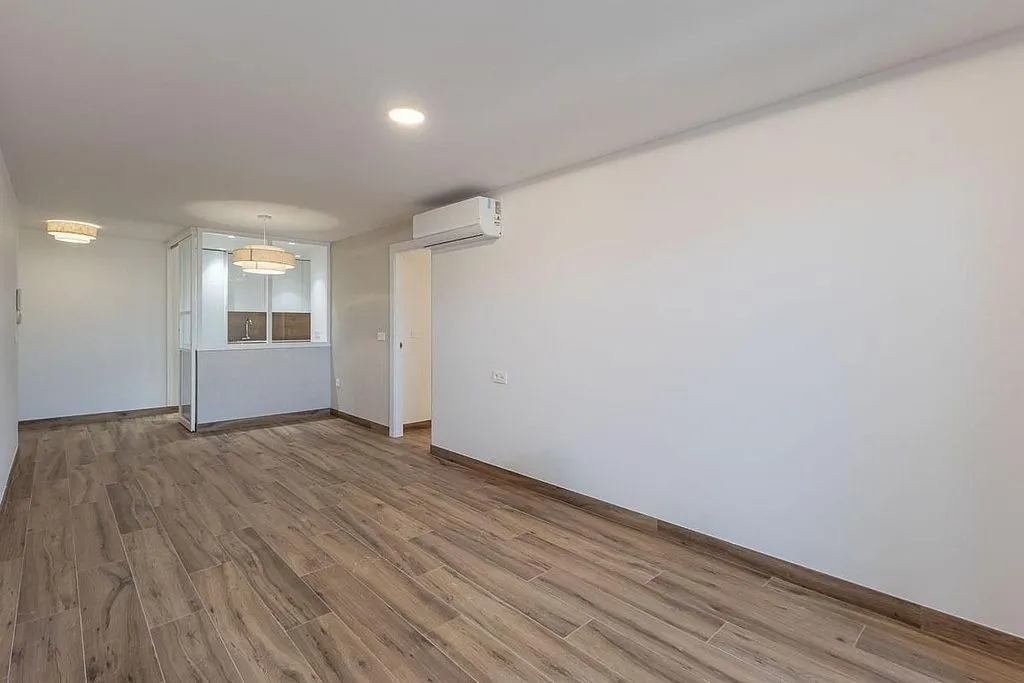 Toad - Modern Flat with Views in Zaidín, Granada