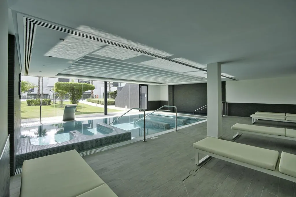 Piscina - Contemporary Beachfront House in Estepona