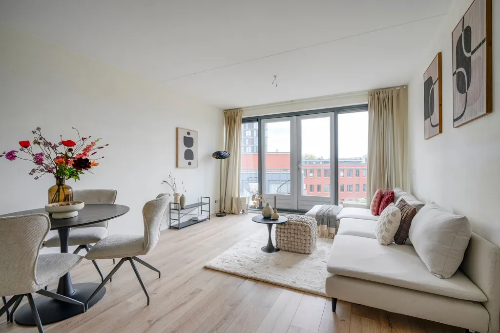Elutuba - 3-Bedroom Apartment with Balcony in Utrecht