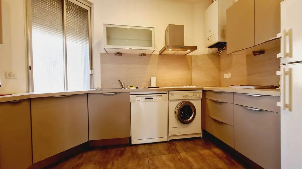 Kitchen - Luxury Flat with Balcony in Cannes