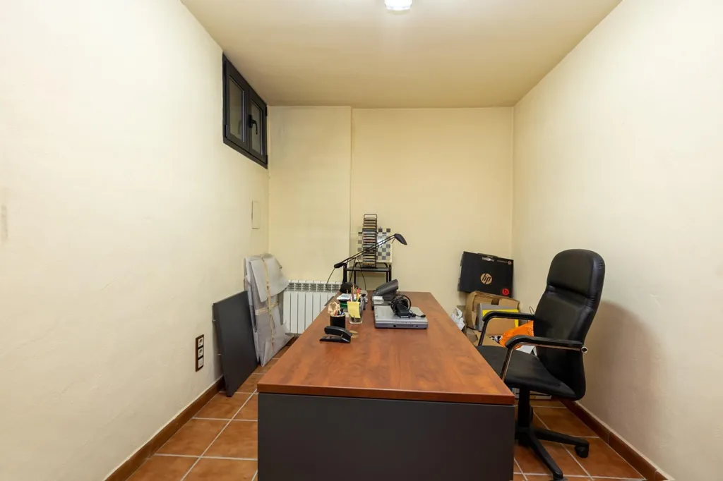 Office - Luxury House with Private Lift in Granada Centre