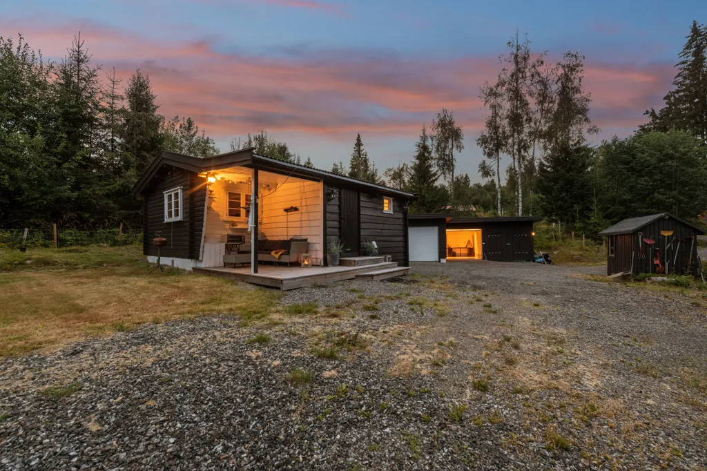 Exterior - Charming Cottage with Ski Access in Hurdal