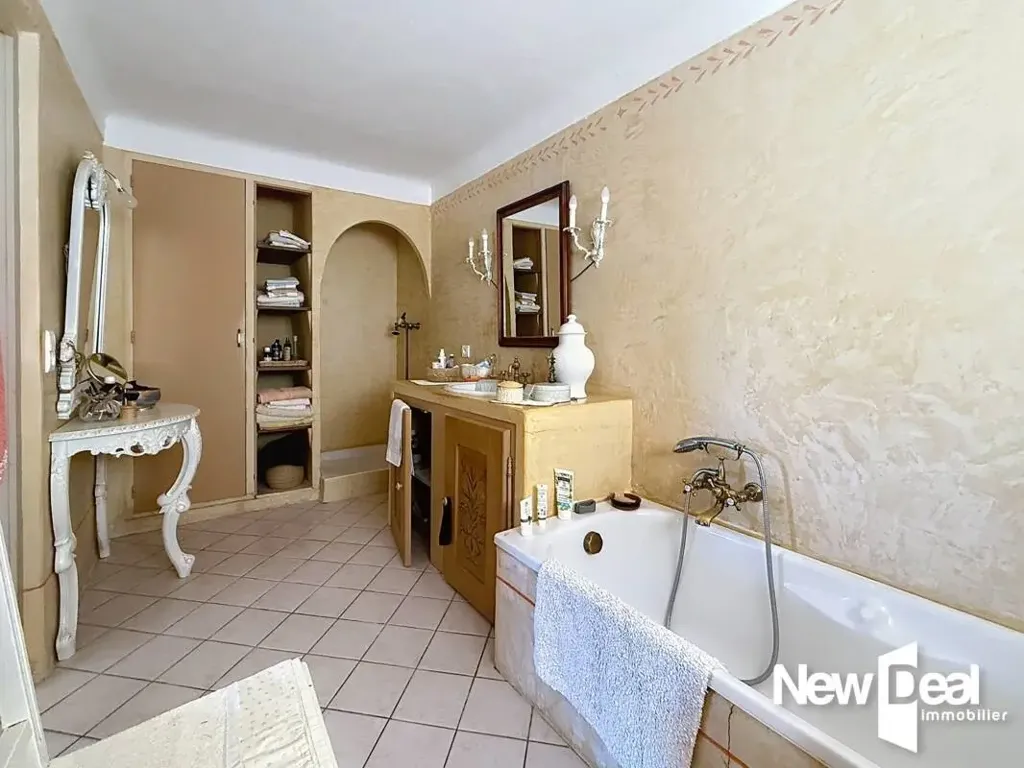 Vannitoad - Authentic Bastide with Jacuzzi in Tourrettes