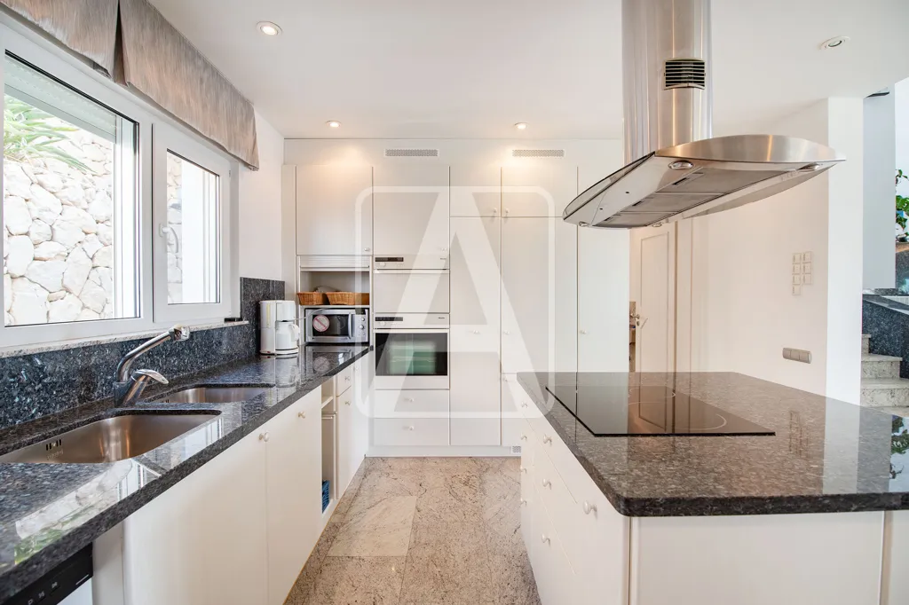 Cuisine - Luxury Villa with Sea Views in Moraira