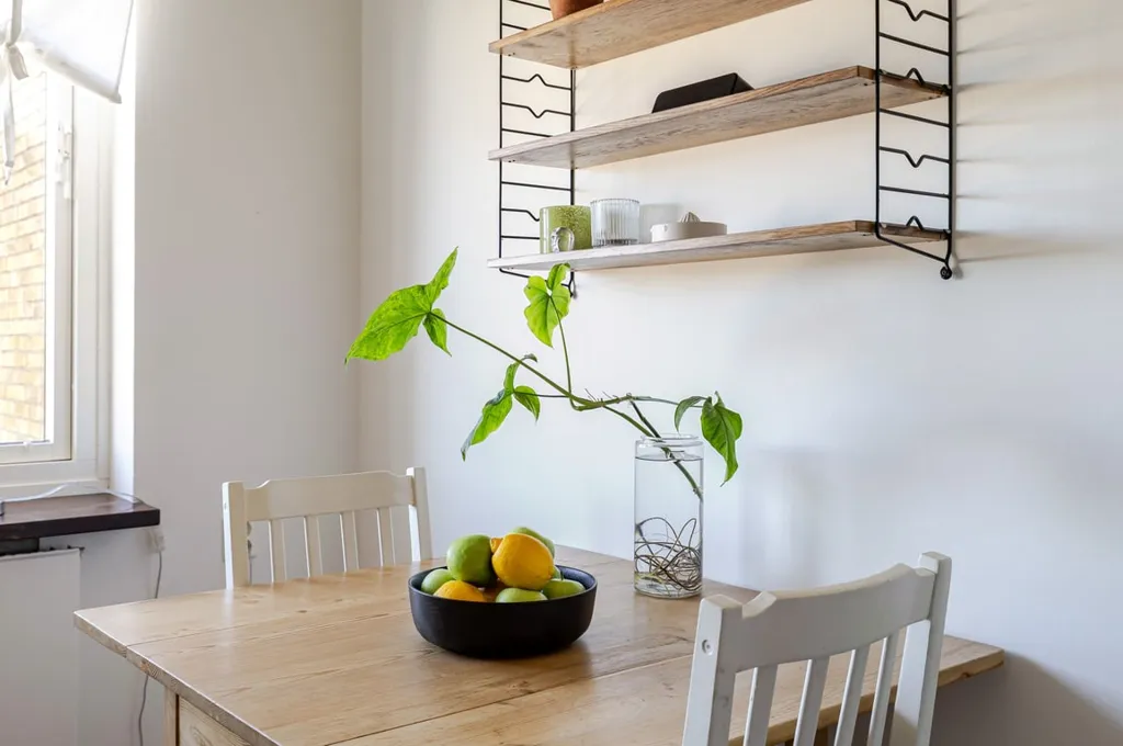 Salle à manger - Bright Two-Bedroom with Balcony in Kalmar