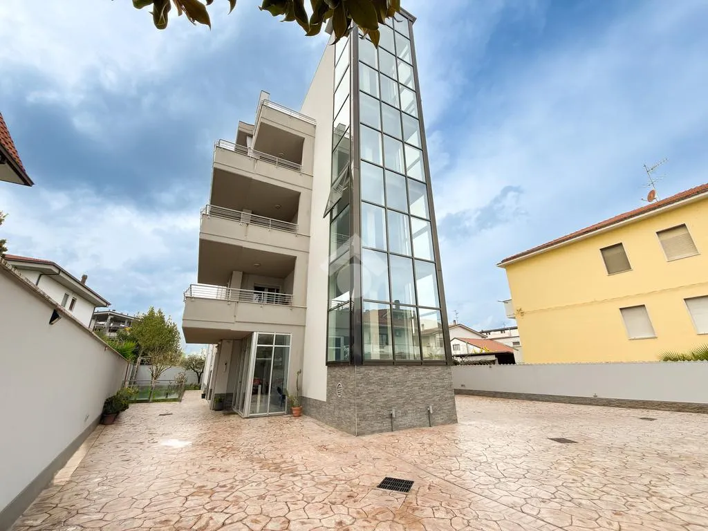 Välivaade - Apartment with Terraces in Sambuceto