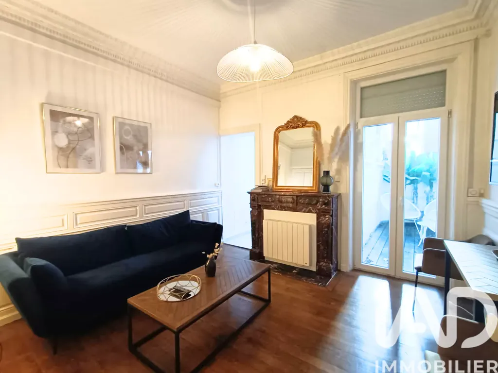 Elutuba - Haussmannian Style Flat with Balcony in Vichy