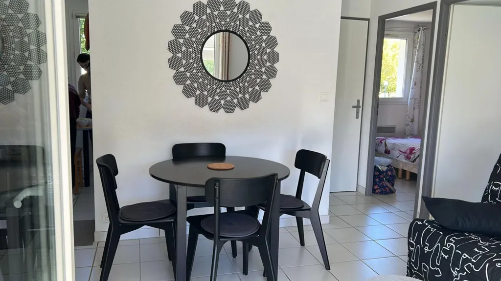 Söögituba - Modern Apartment with Pool in Saint-Geniez-d'Olt