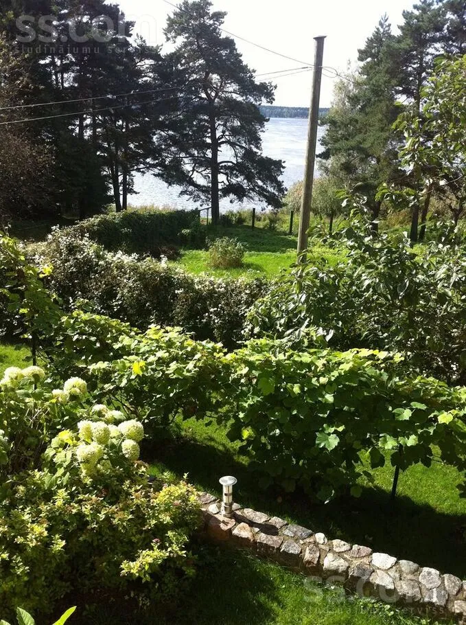 Giardino - Apartment with Lake View in Riga's Berģi