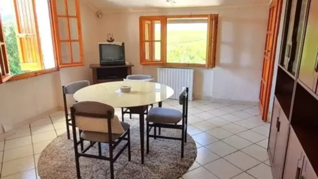 Söögituba - Villa with Vineyard View in Santa Maria Della Versa