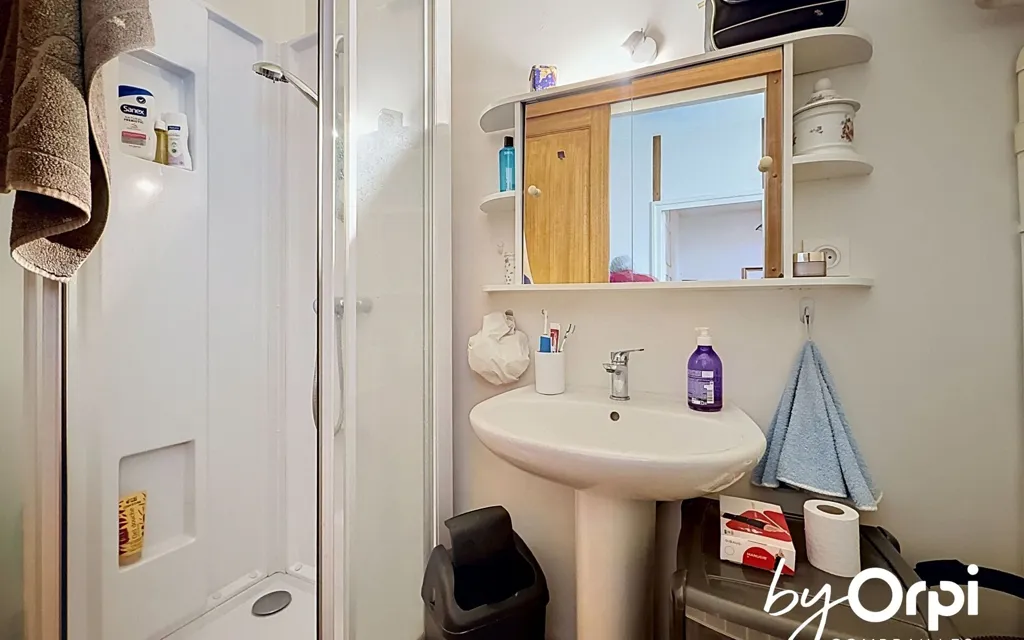Bathrooms - Flexible Maison with Garden in Montjoie