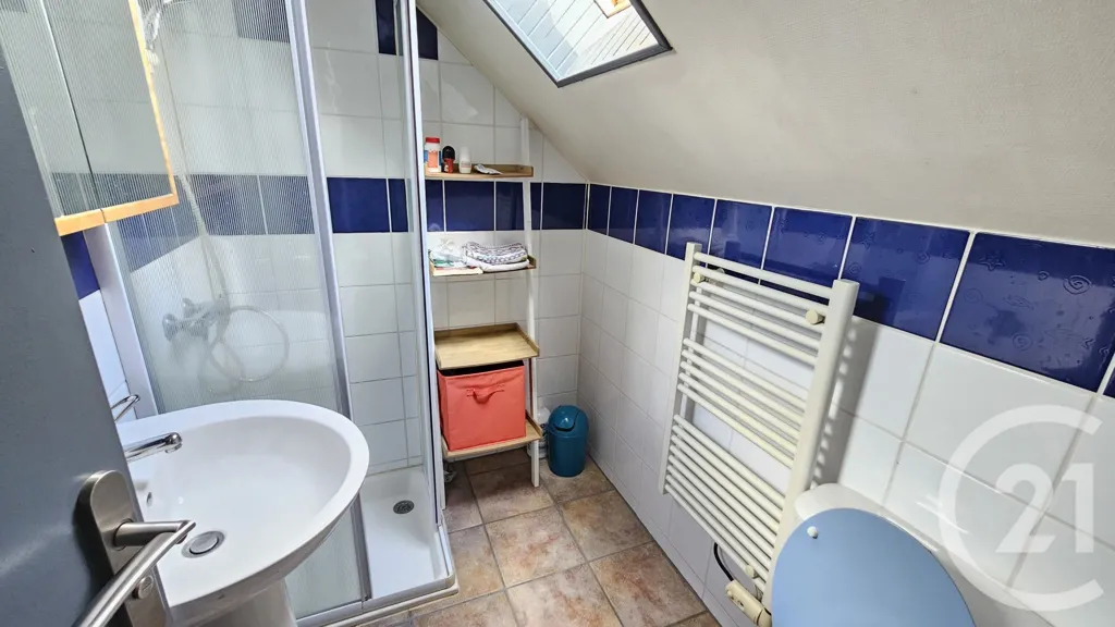 Salles de bain - Maison avec Piscine à Mamirolle