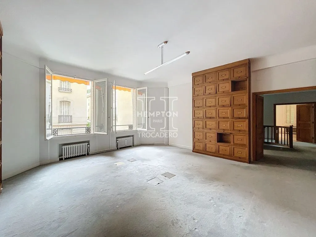 Toad - Luxury Duplex with Parking in La Muette, Paris