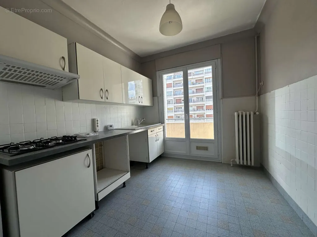 Cuisine - Appartement 3P+C avec Balcon à Grenoble