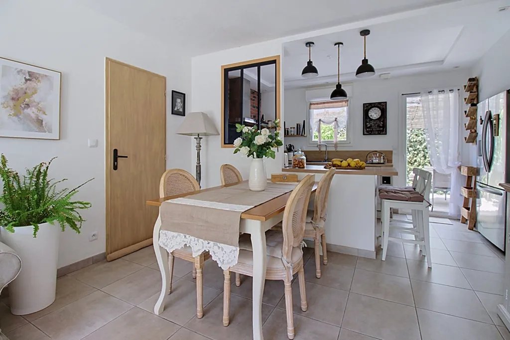 Salle à manger - Villa avec Piscine et Garage à Vidauban