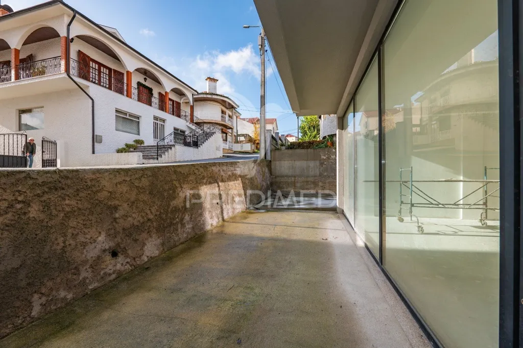 Terrasse - Shop with Two Entrances in Arco de Baúlhe