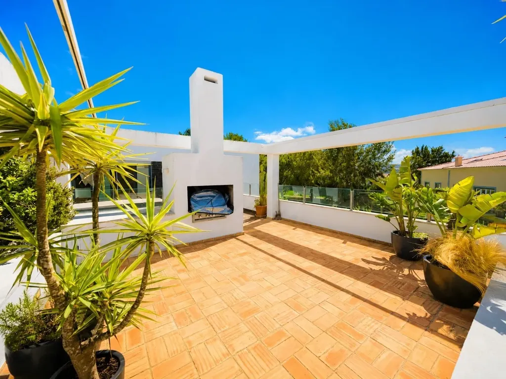 Terrace - Villa with Pool and Mountain Views in Sintra