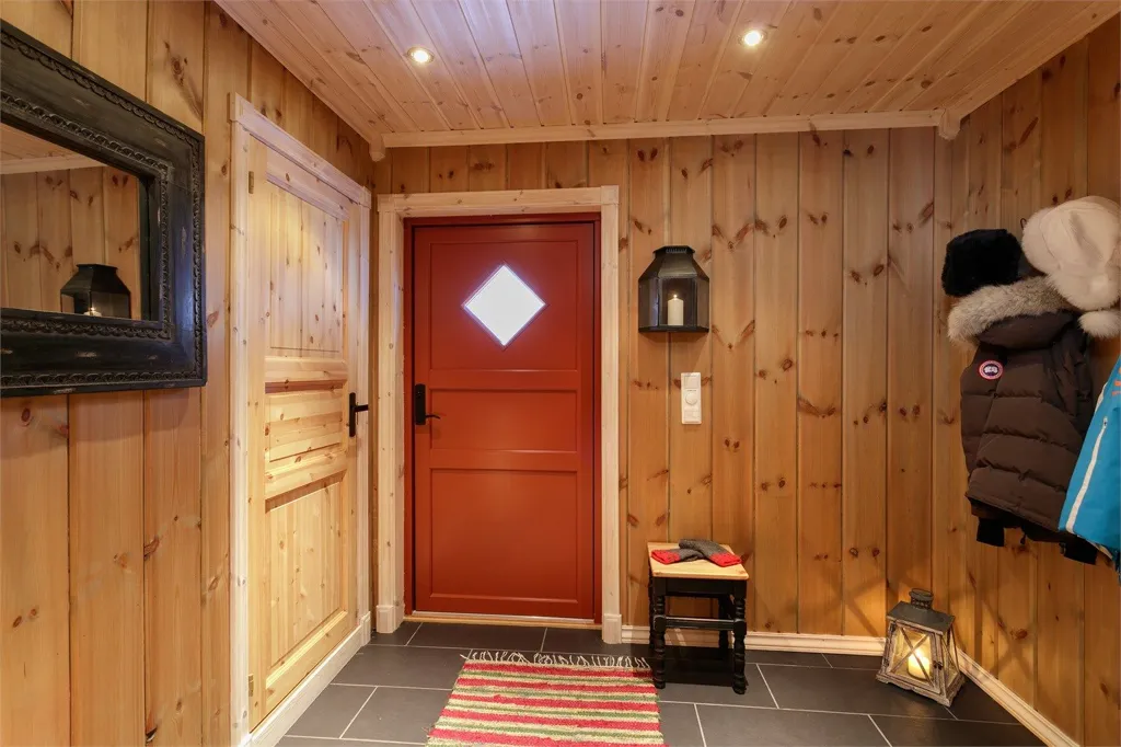 hallway_entrance