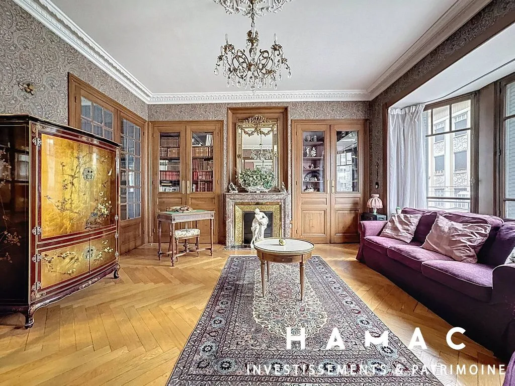 Elutuba - Art Deco Apartment with City View in Lyon