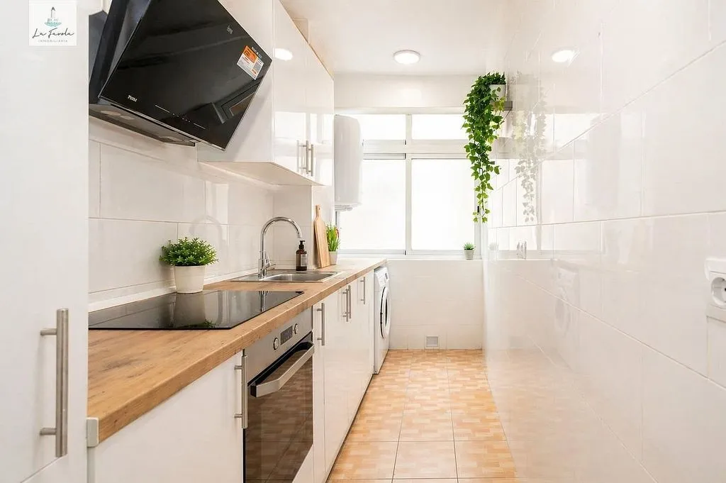 Cuisine - 3-Bedroom Apartment with Terrace in Huelin