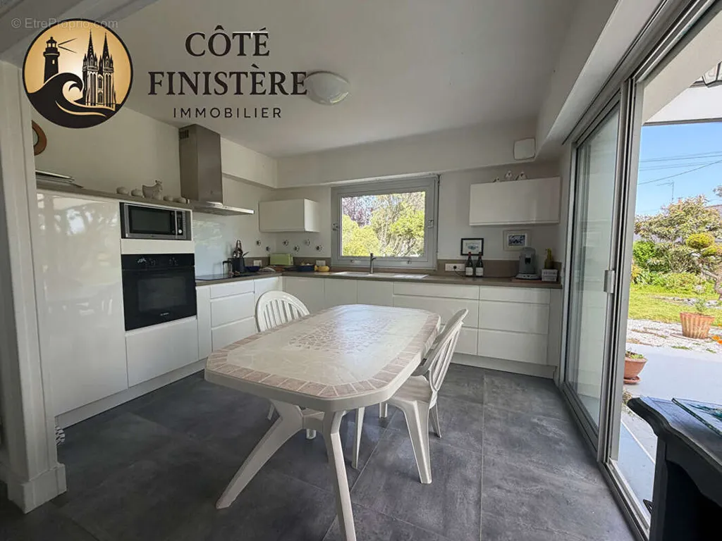 Cuisine - Maison de Plain-Pied avec Jardin à LOCTUDY